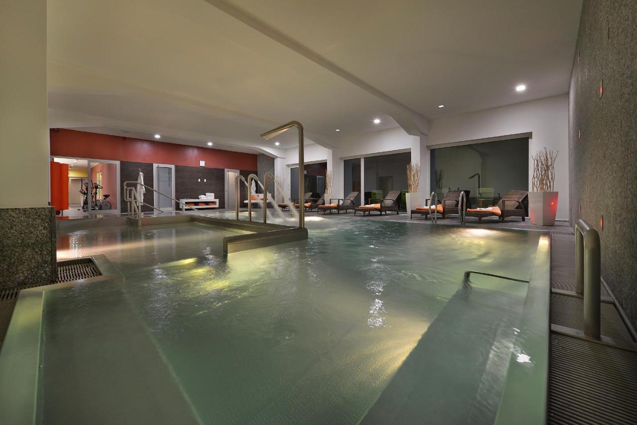 Omnia Hotel Relax & Wellness ヤンスケー・ラーズニェ エクステリア 写真