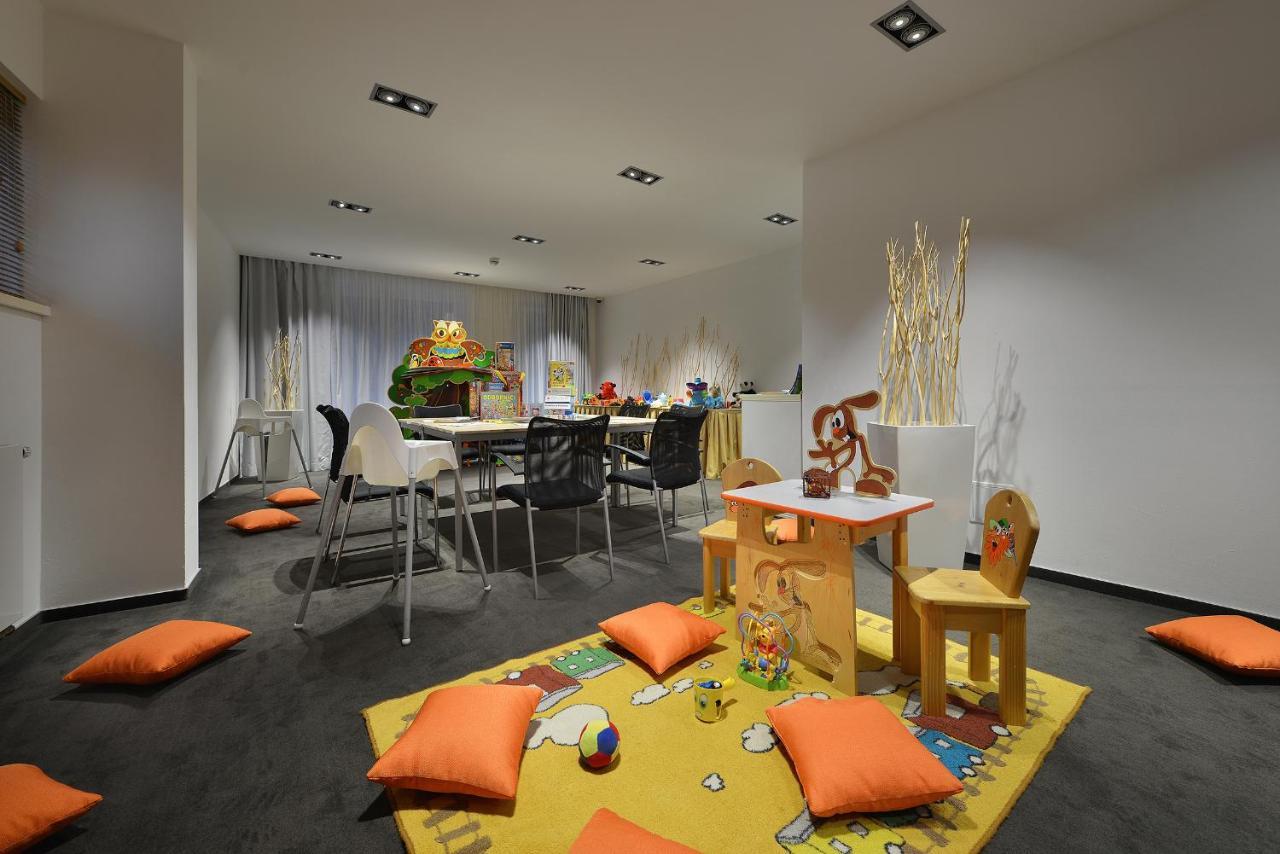 Omnia Hotel Relax & Wellness ヤンスケー・ラーズニェ エクステリア 写真