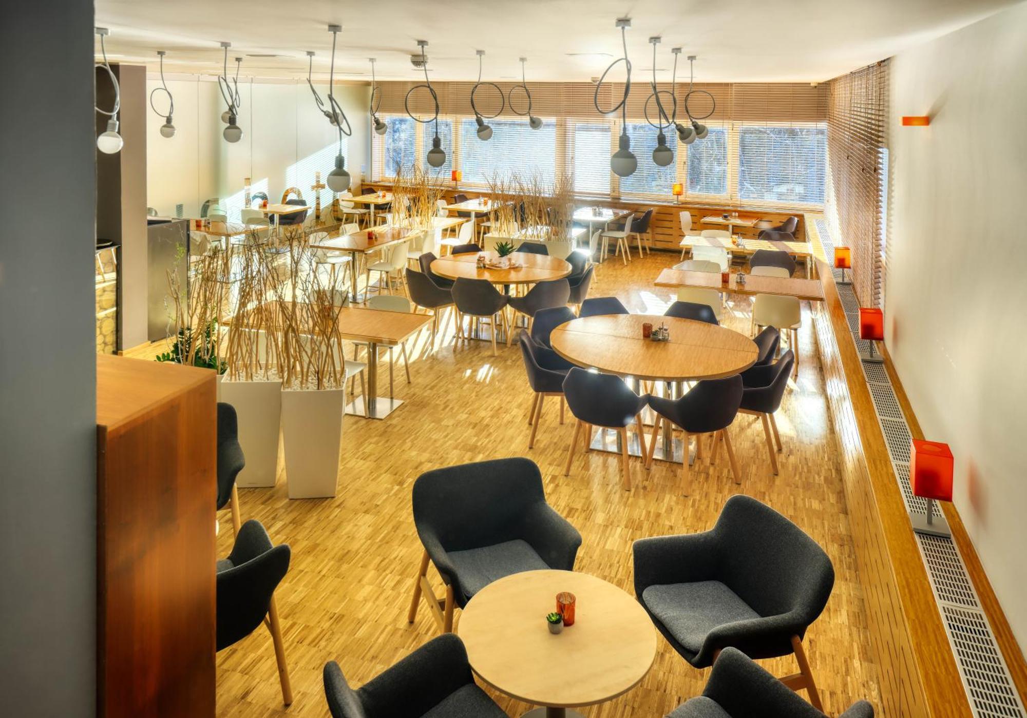 Omnia Hotel Relax & Wellness ヤンスケー・ラーズニェ エクステリア 写真