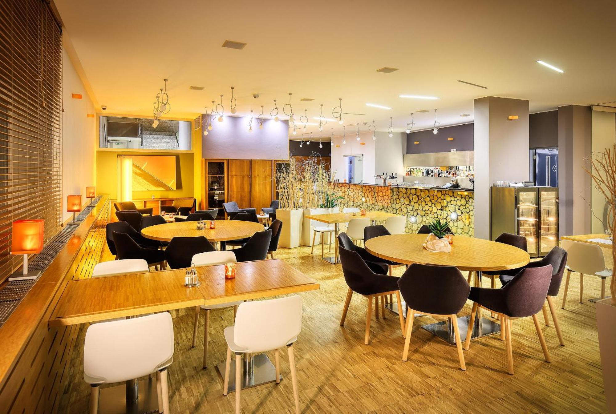Omnia Hotel Relax & Wellness ヤンスケー・ラーズニェ エクステリア 写真